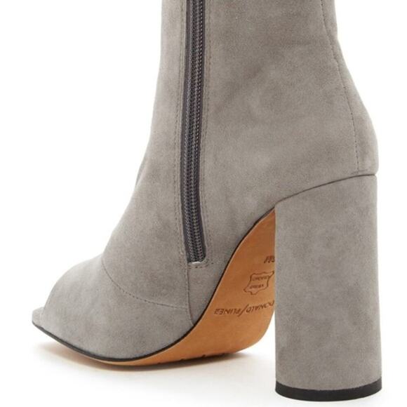 Donald Pliner Floral Embellished Peep Toe Suede Booties Grey Size 9.5 - Picture 3 of 9